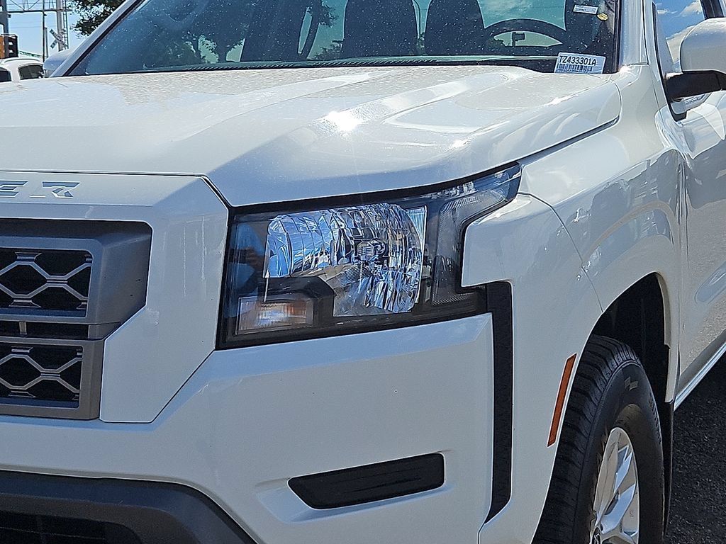 Used 2024 Nissan Frontier SV w/ Tow Package RWD image 7