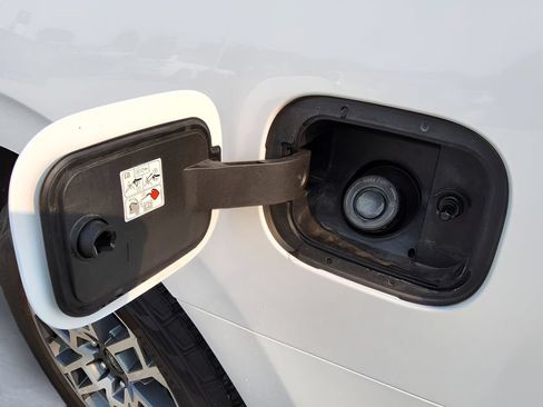 Used 2025 Ford Expedition Active AWD/4WD image 32
