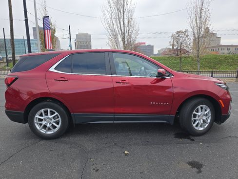 Used 2023 Chevrolet Equinox LT image 14
