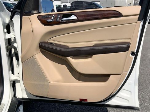 Used 2017 Mercedes-Benz GLS 450 4MATIC image 22