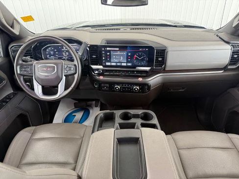 Used 2025 GMC Sierra 1500 SLT RWD image 3