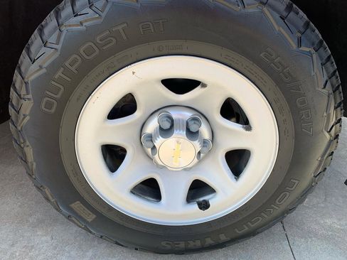 Used 2017 Chevrolet Silverado 1500 W/T AWD/4WD image 11