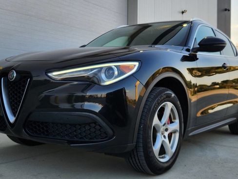 Used 2018 Alfa Romeo Stelvio AWD image 1