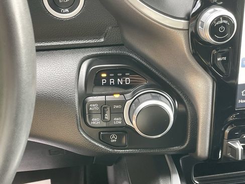Used 2023 RAM 1500 Big Horn AWD/4WD image 36
