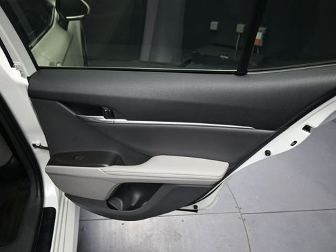 Used 2022 Toyota Camry XLE image 20
