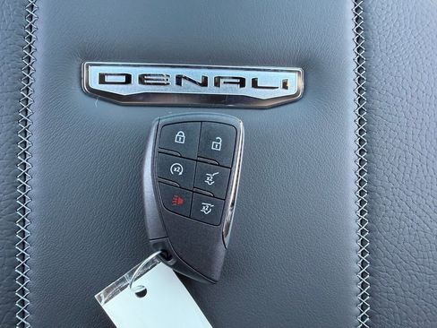 New 2026 GMC Yukon Denali w/ Denali Reserve Package AWD/4WD image 43
