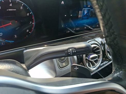 Used 2021 Mercedes-Benz GLB 250 4MATIC image 17