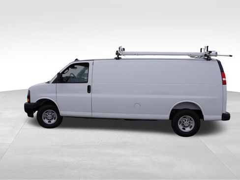 Used 2025 Chevrolet Express 2500 Extended w/ Communications Package image 9