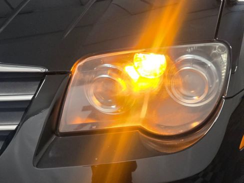 Used 2006 Chrysler Crossfire Limited RWD image 60