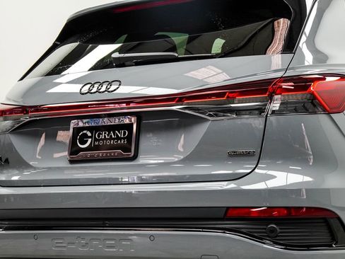Used 2024 Audi Q4 e-tron Prestige AWD/4WD image 13