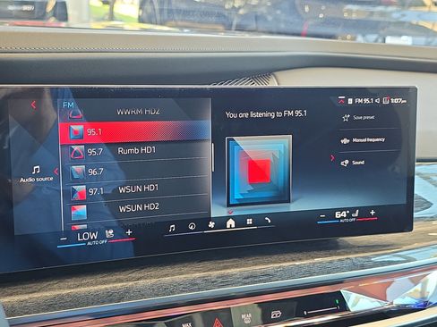 New 2025 BMW i7 M70 w/ Executive Package image 26