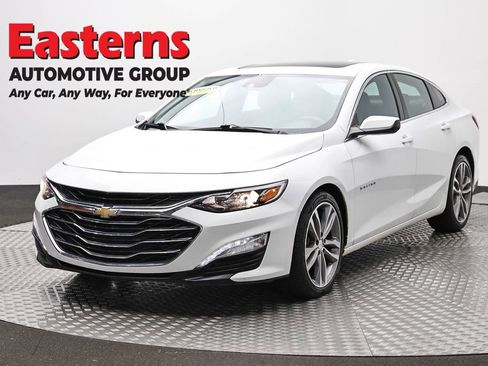 Used 2023 Chevrolet Malibu LT FWD image 1