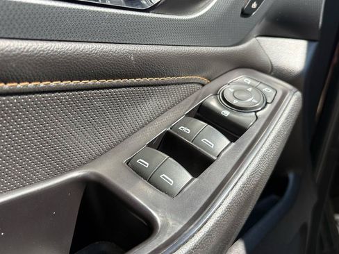 Used 2019 Chevrolet Traverse Premier w/ Driver Confidence II Package FWD image 19