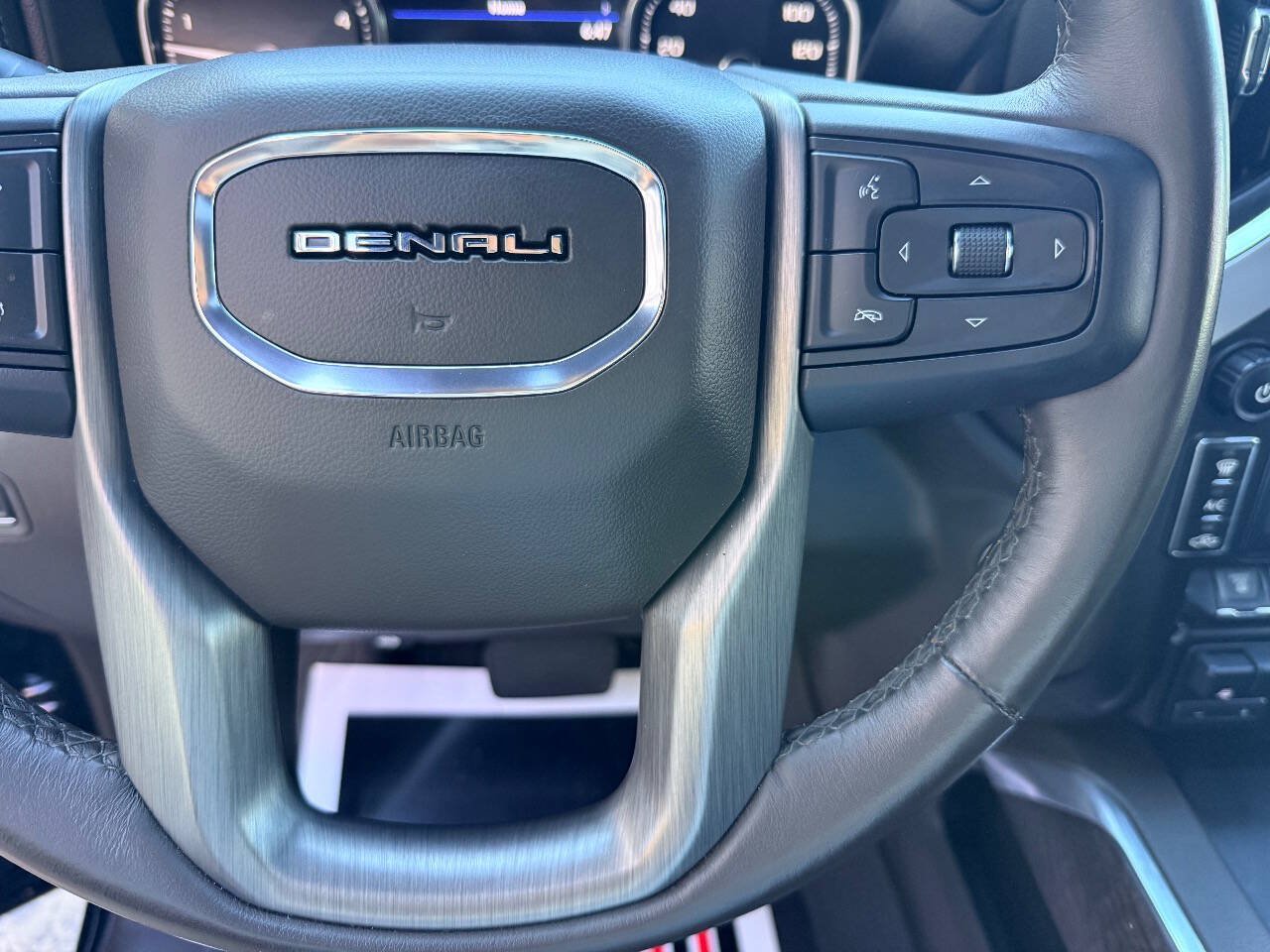Used 2022 GMC Sierra 3500 Denali w/ Denali Ultimate Package AWD/4WD image 27
