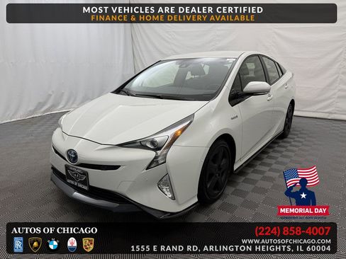 Used 2018 Toyota Prius Three Touring w/ Appearance Package FWD image 1