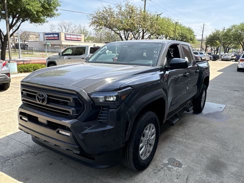Used 2026 Toyota Tacoma SR5 image 9