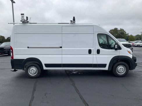 New 2025 RAM ProMaster 2500 w/ Convenience Group image 7
