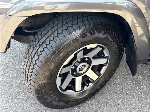 Used 2021 Toyota 4Runner TRD Off-Road Premium w/ Moonroof Package AWD/4WD image 24