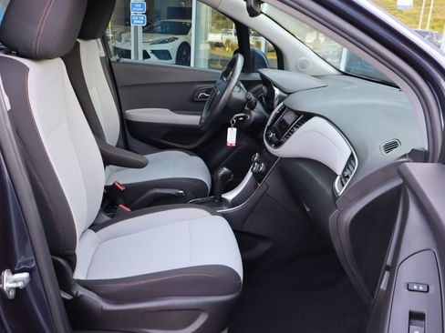 Used 2019 Chevrolet Trax LS FWD image 16