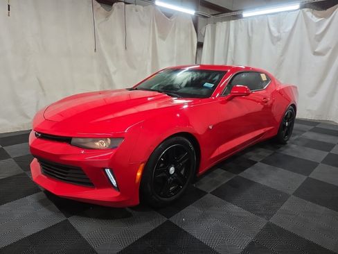 Used 2018 Chevrolet Camaro LT w/ Technology Package RWD image 8