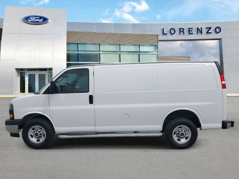 Used 2023 GMC Savana 2500 w/ Driver Convenience Package image 8