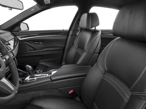 Used 2016 BMW 550i xDrive Sedan image 9