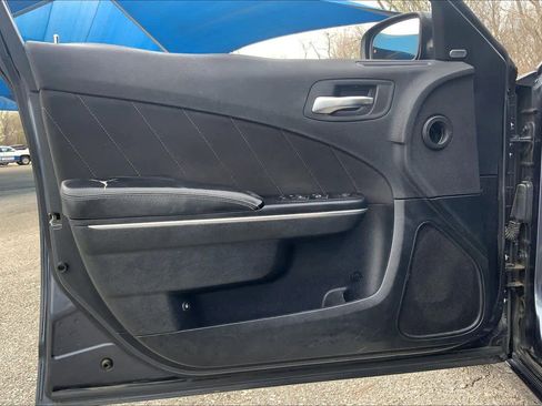 Used 2017 Dodge Charger SXT w/ Driver Confidence Group image 21