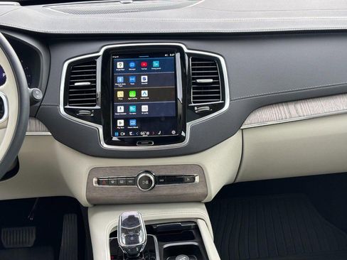 Used 2024 Volvo XC90 B6 Ultimate w/ Lounge Package image 14