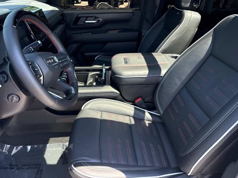 Used 2026 GMC Yukon AT4 Ultimate w/ LPO, Floor Liner Package AWD/4WD image 15