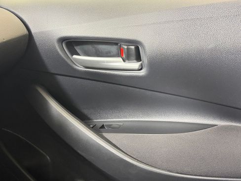 Used 2020 Toyota Corolla LE FWD image 23