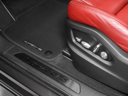 Certified 2021 Porsche Cayenne GTS AWD/4WD image 30