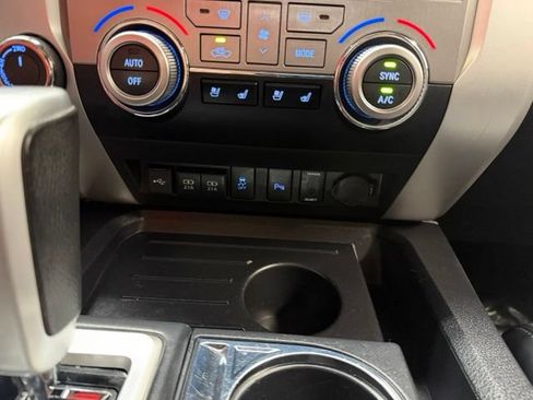 Used 2021 Toyota Tundra Platinum AWD/4WD image 22