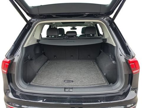 Used 2022 Volkswagen Tiguan SE AWD/4WD image 18