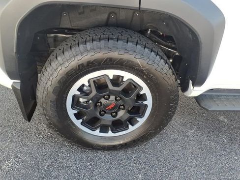 Certified 2026 Toyota 4Runner TRD Off-Road Premium AWD/4WD image 30
