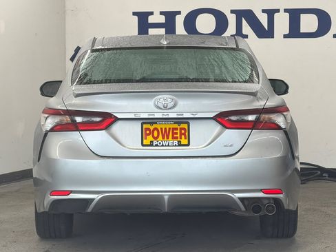 Used 2023 Toyota Camry SE image 4
