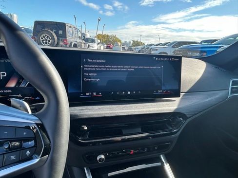 Used 2025 BMW 330i Sedan image 21