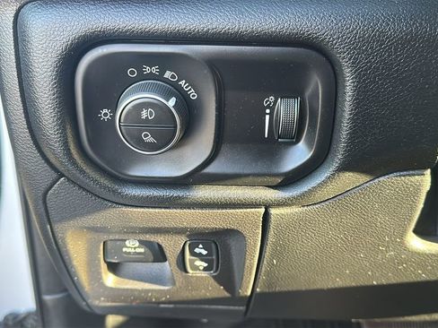 Used 2021 RAM 1500 Big Horn image 24