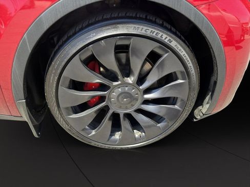 Used 2023 Tesla Model Y Performance AWD/4WD image 24