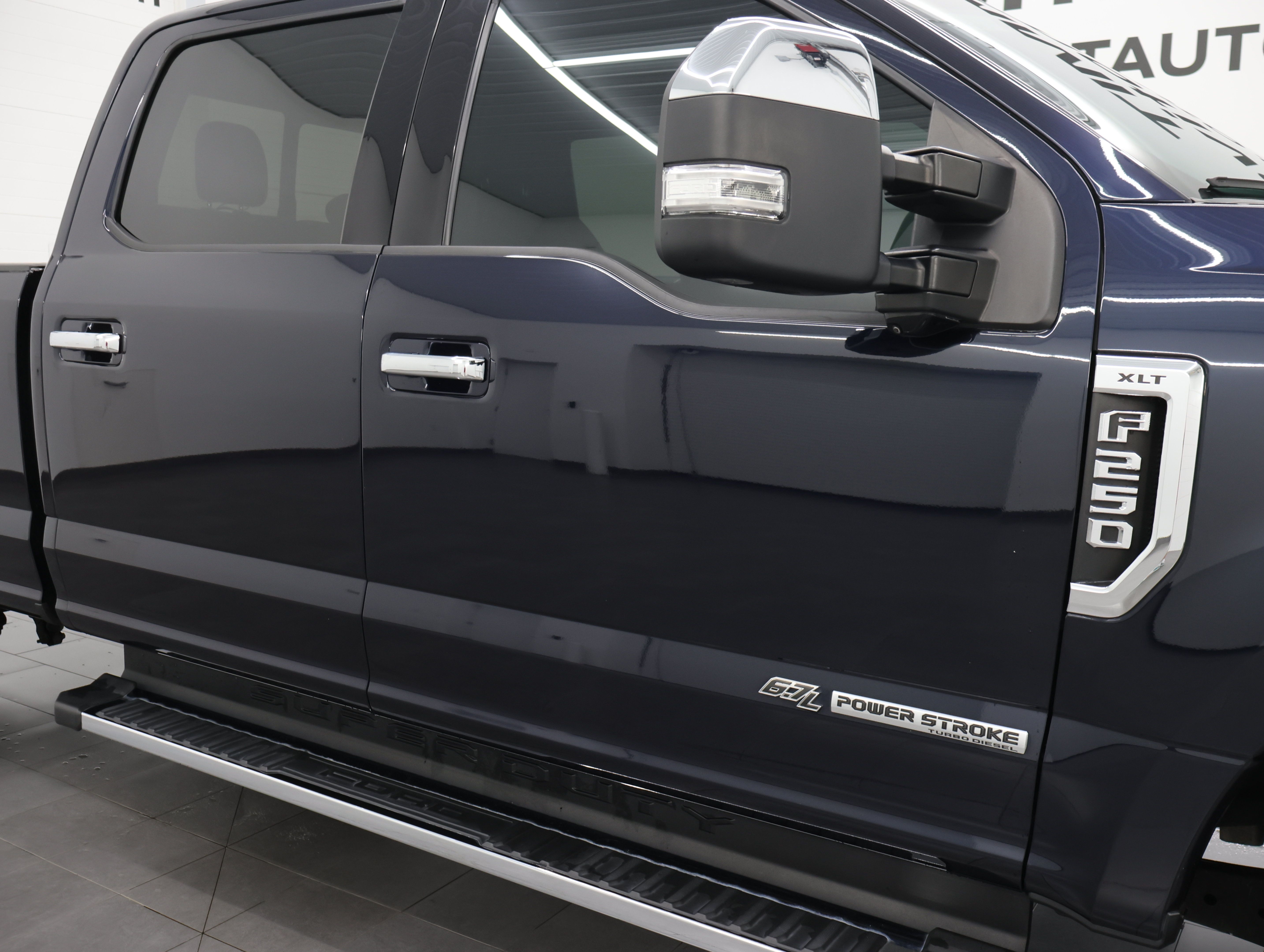 Used 2021 Ford F250 XLT w/ XLT Premium Package AWD/4WD image 24