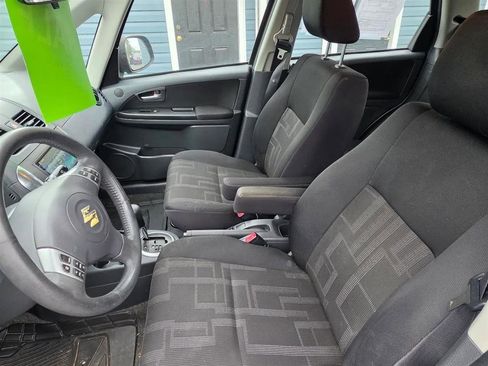 Used 2012 Suzuki SX4 AWD Hatchback image 11
