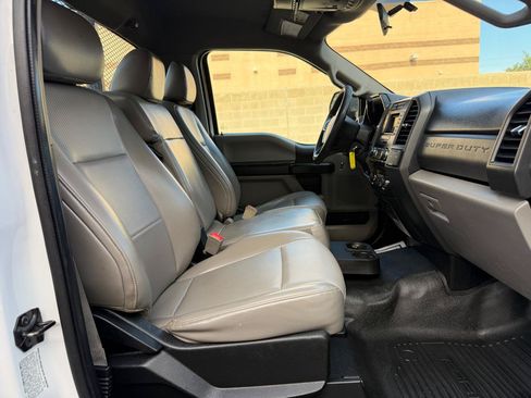 Used 2018 Ford F550 2WD Regular Cab Super Duty image 16