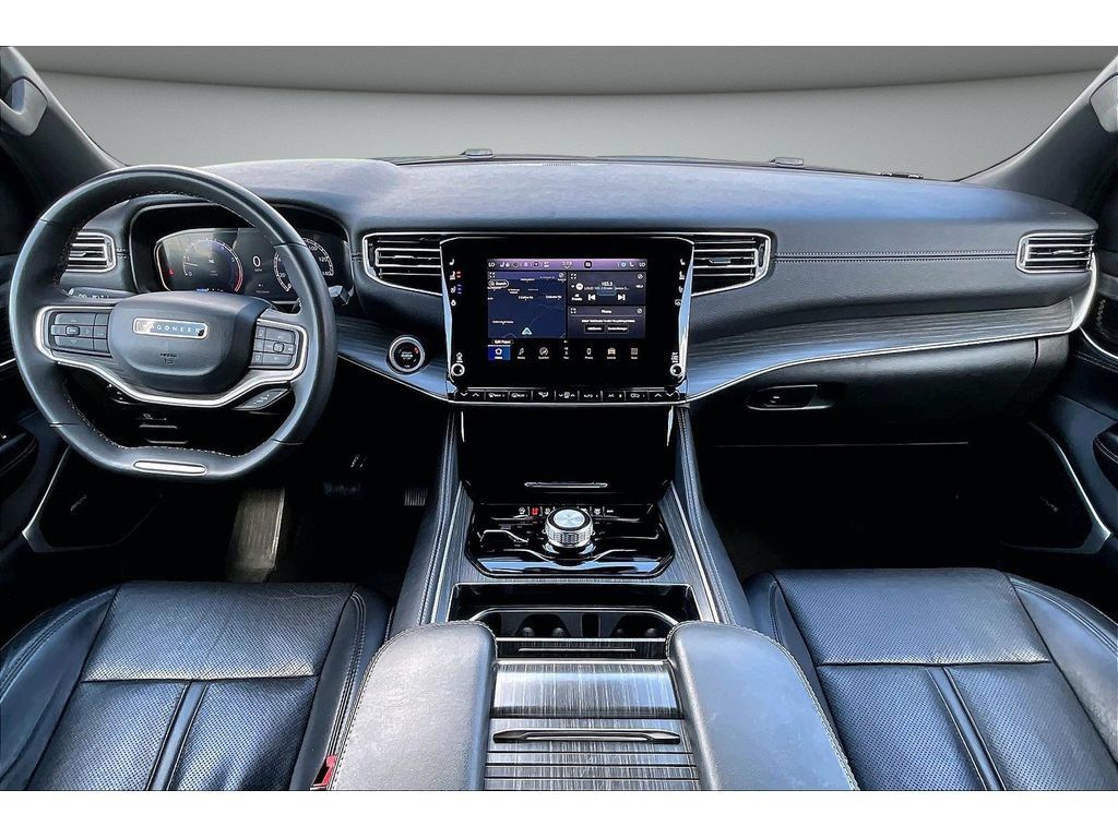 Certified 2024 Jeep Wagoneer Series II w/ Flexible Seating Group AWD/4WD image 10