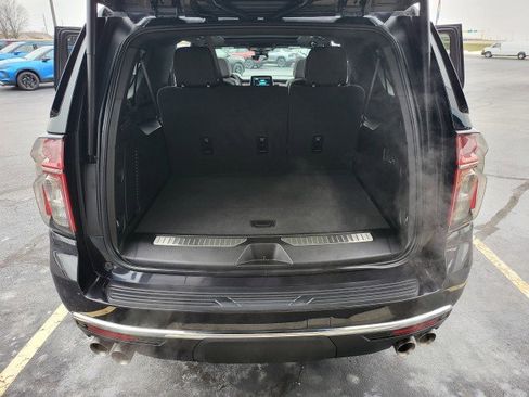 Used 2024 Chevrolet Suburban Premier w/ Premium Package image 15