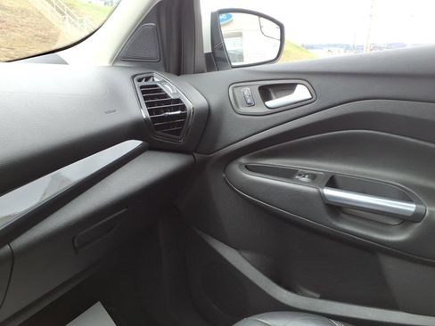 Used 2016 Ford Escape Titanium image 31