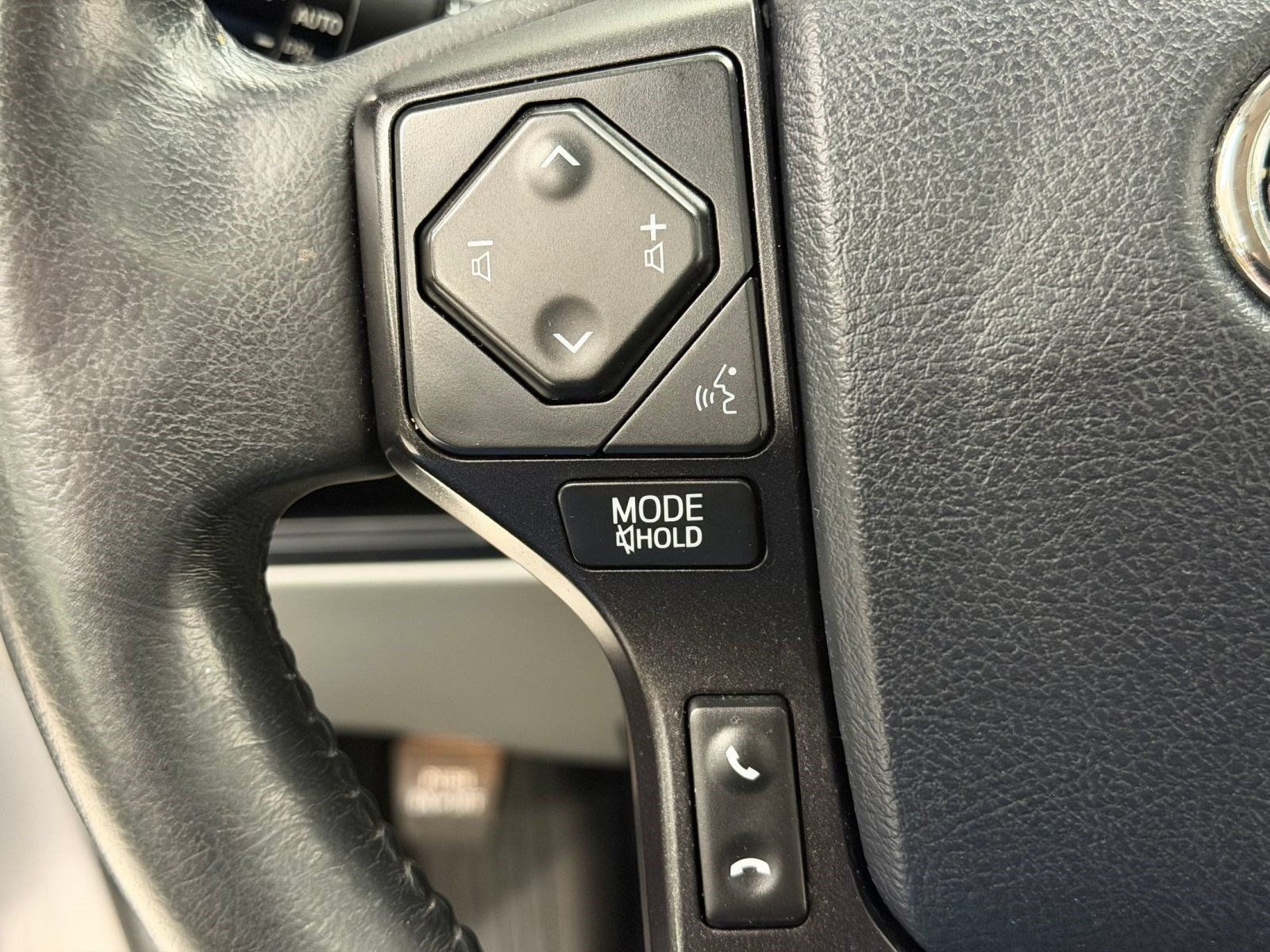 Used 2019 Toyota Sequoia SR5 AWD/4WD image 13