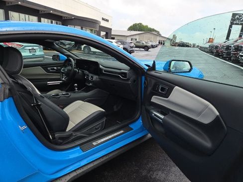 Used 2025 Ford Mustang GT Premium RWD image 11