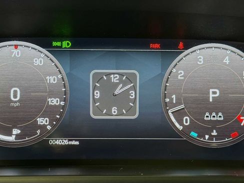 Used 2025 Land Rover Defender 90 X-Dynamic SE image 12