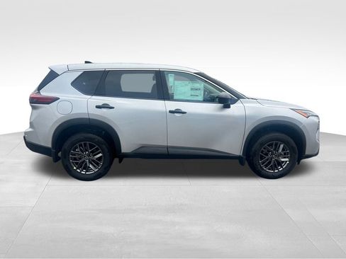 Used 2025 Nissan Rogue S AWD/4WD image 7