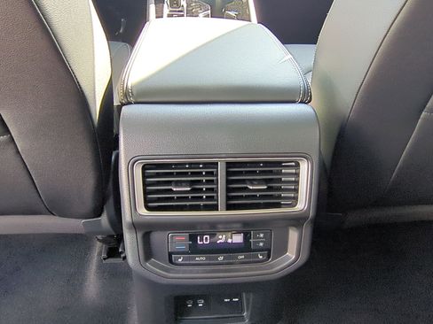 New 2026 Volkswagen Atlas SEL image 17