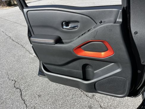 Certified 2025 Nissan Frontier Pro-X image 13